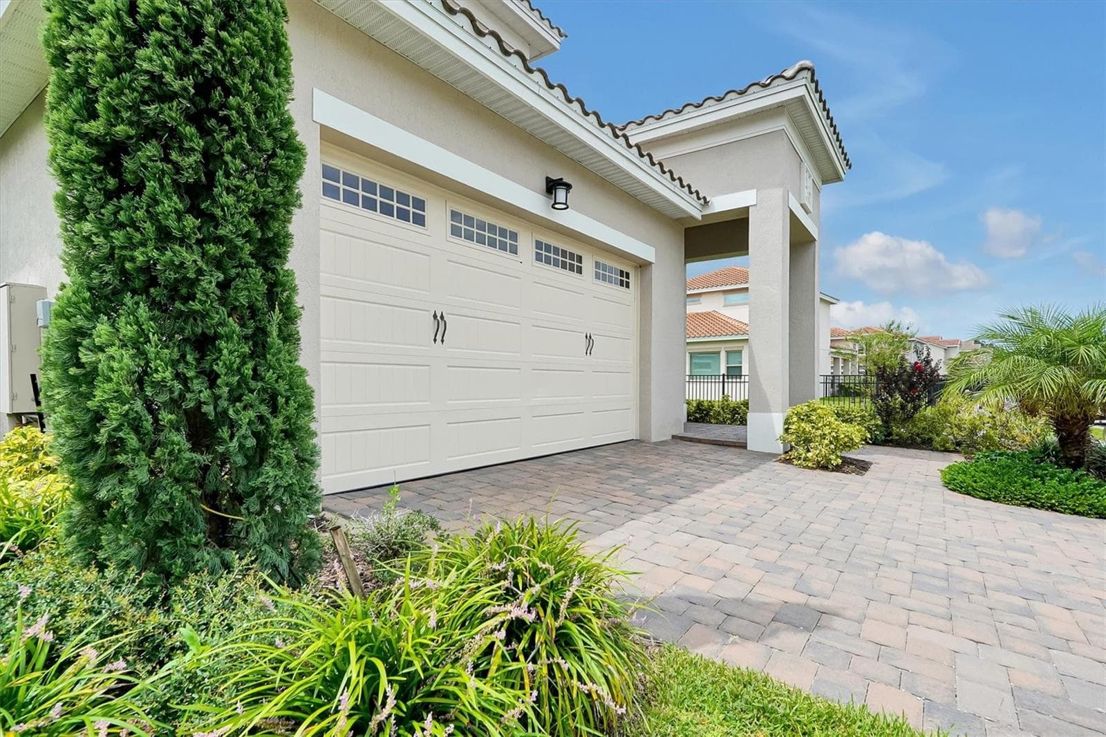 Single Family Residence at 13342 BROMBOROUGH DR, ORLANDO, photo 3 of 74