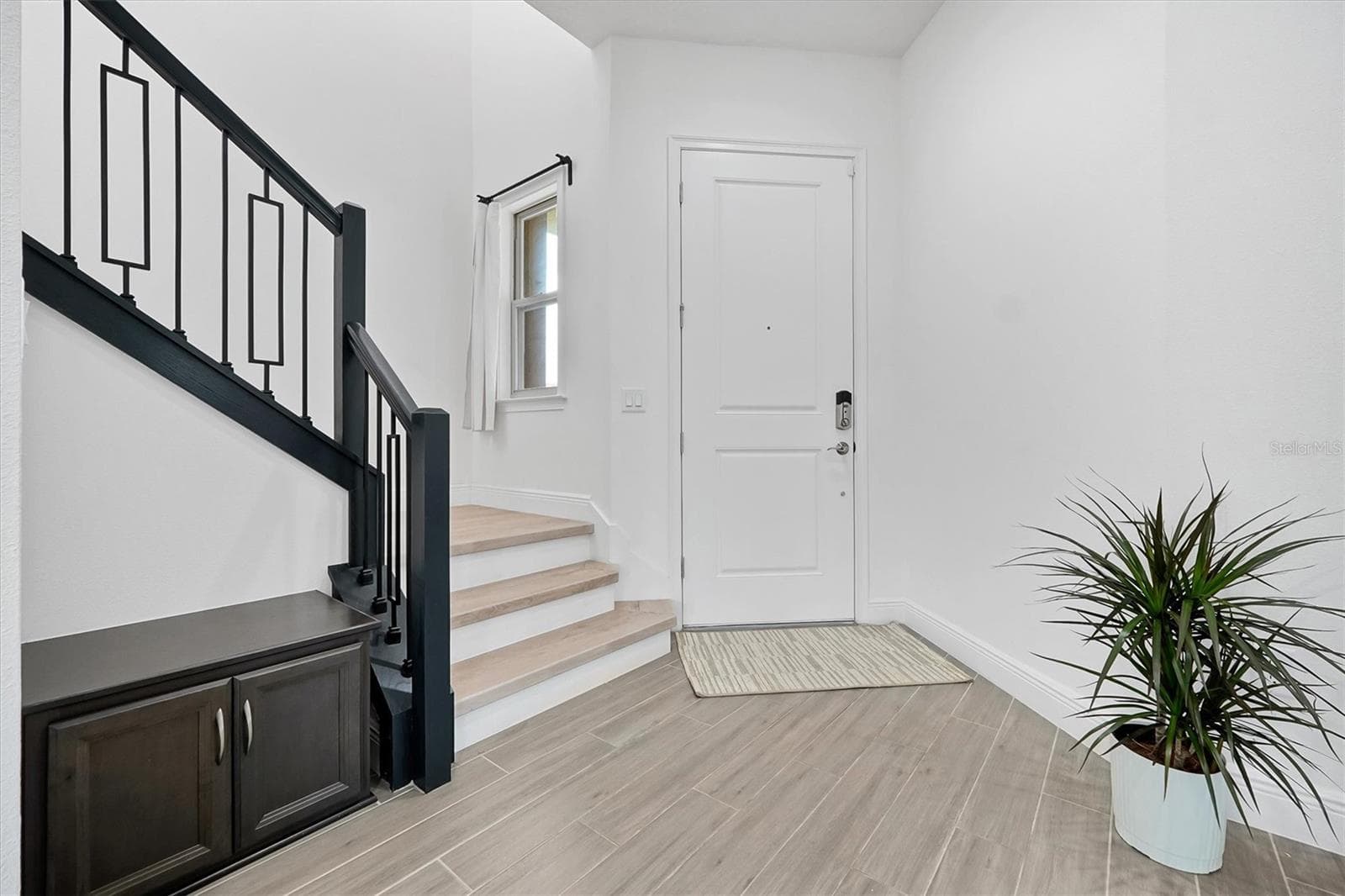 Single Family Residence at 13342 BROMBOROUGH DR, ORLANDO, photo 6 of 74