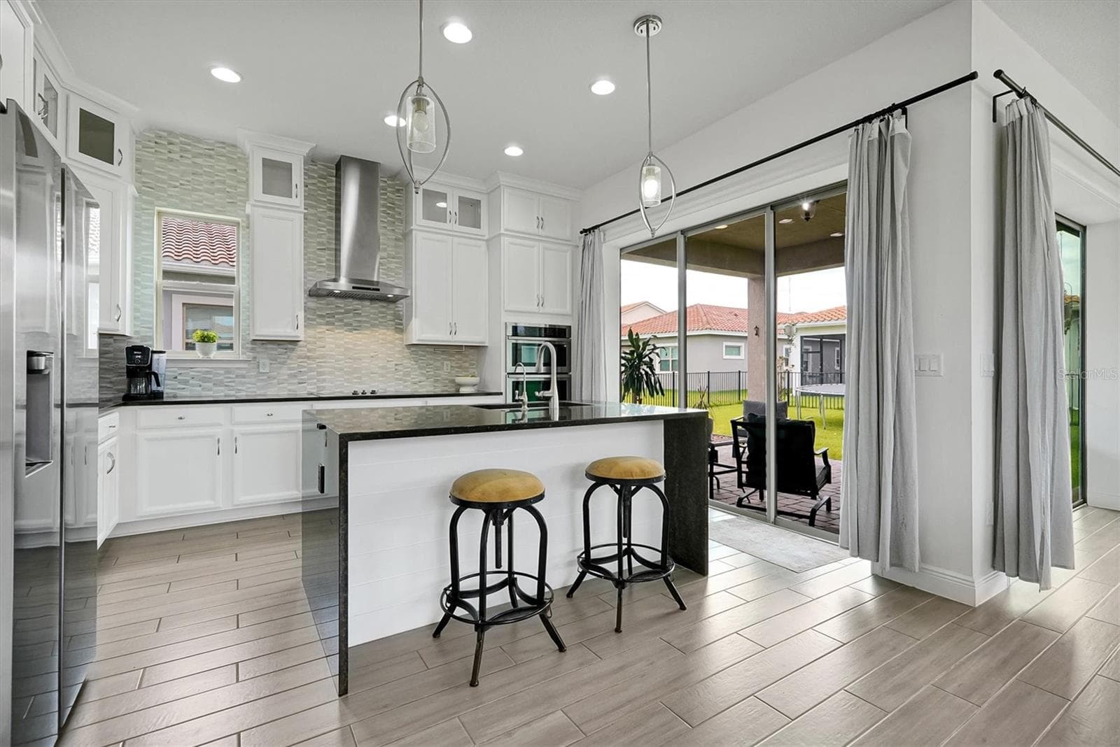 Single Family Residence at 13342 BROMBOROUGH DR, ORLANDO, photo 11 of 74