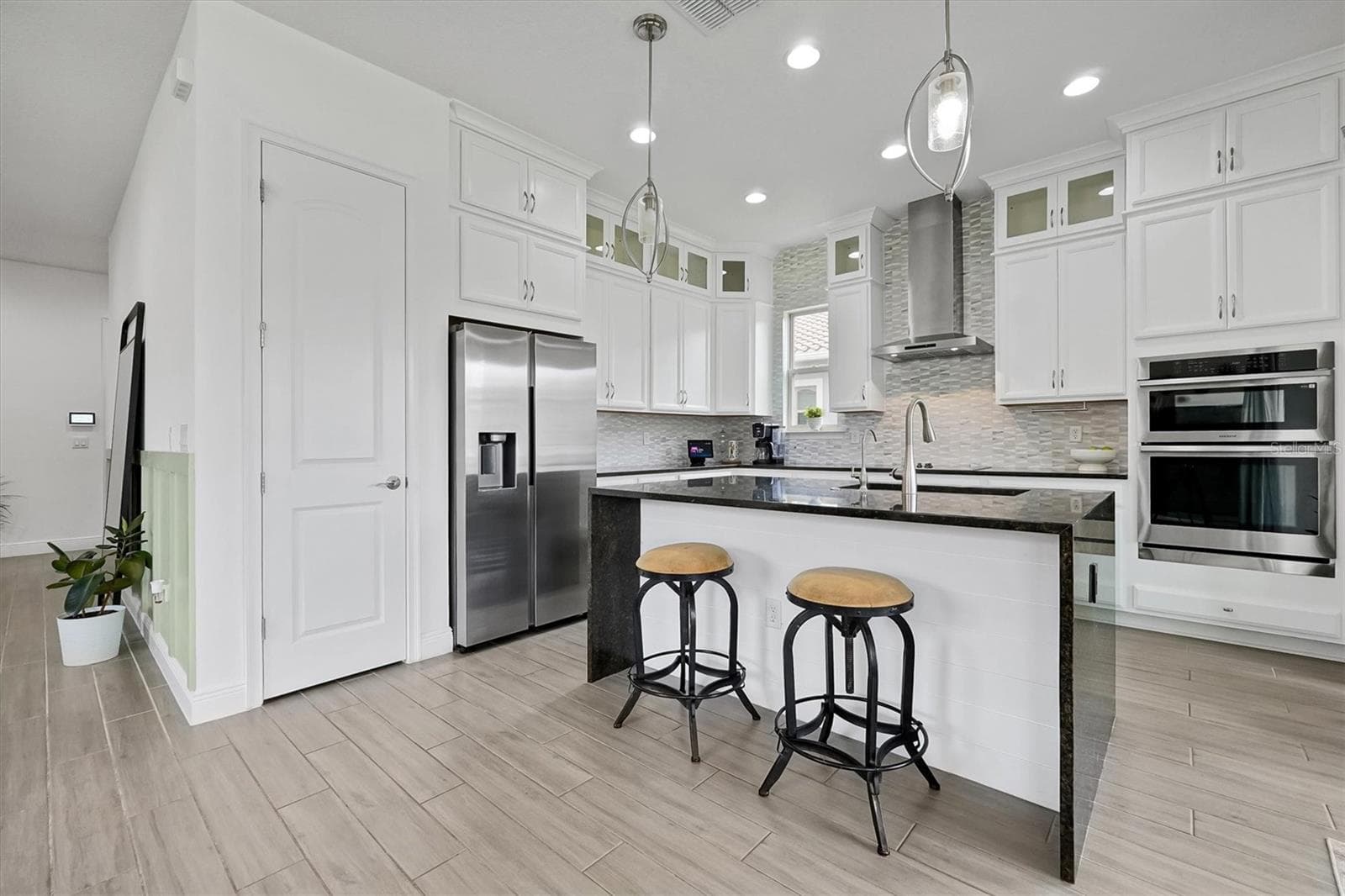 Single Family Residence at 13342 BROMBOROUGH DR, ORLANDO, photo 12 of 74