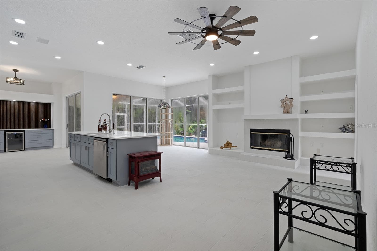 Single Family Residence at 3239 GLENWOOD CIR, HOLIDAY, photo 19 of 57