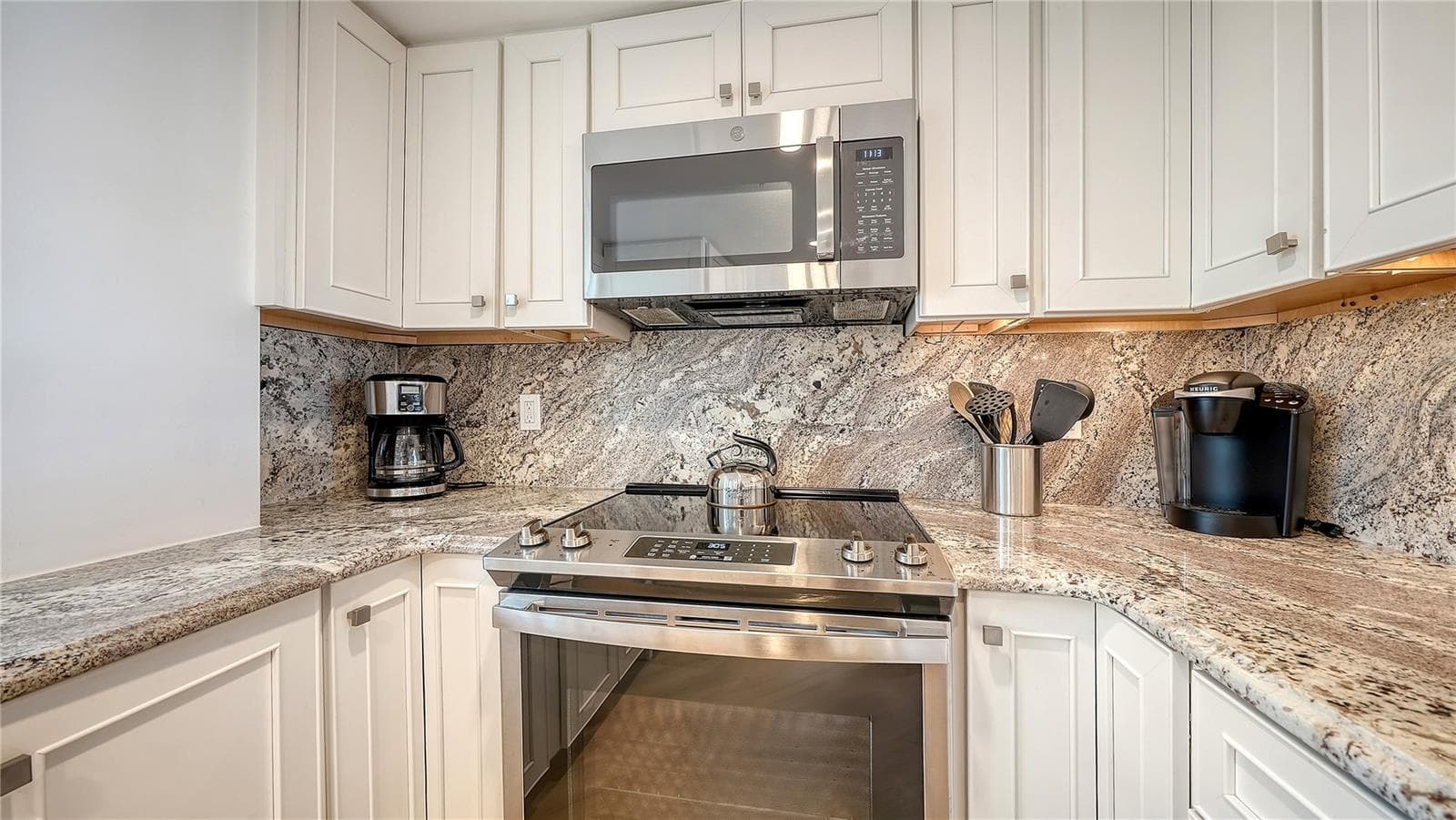 Condominium at 6300 MIDNIGHT PASS RD #809, SARASOTA, photo 8 of 40