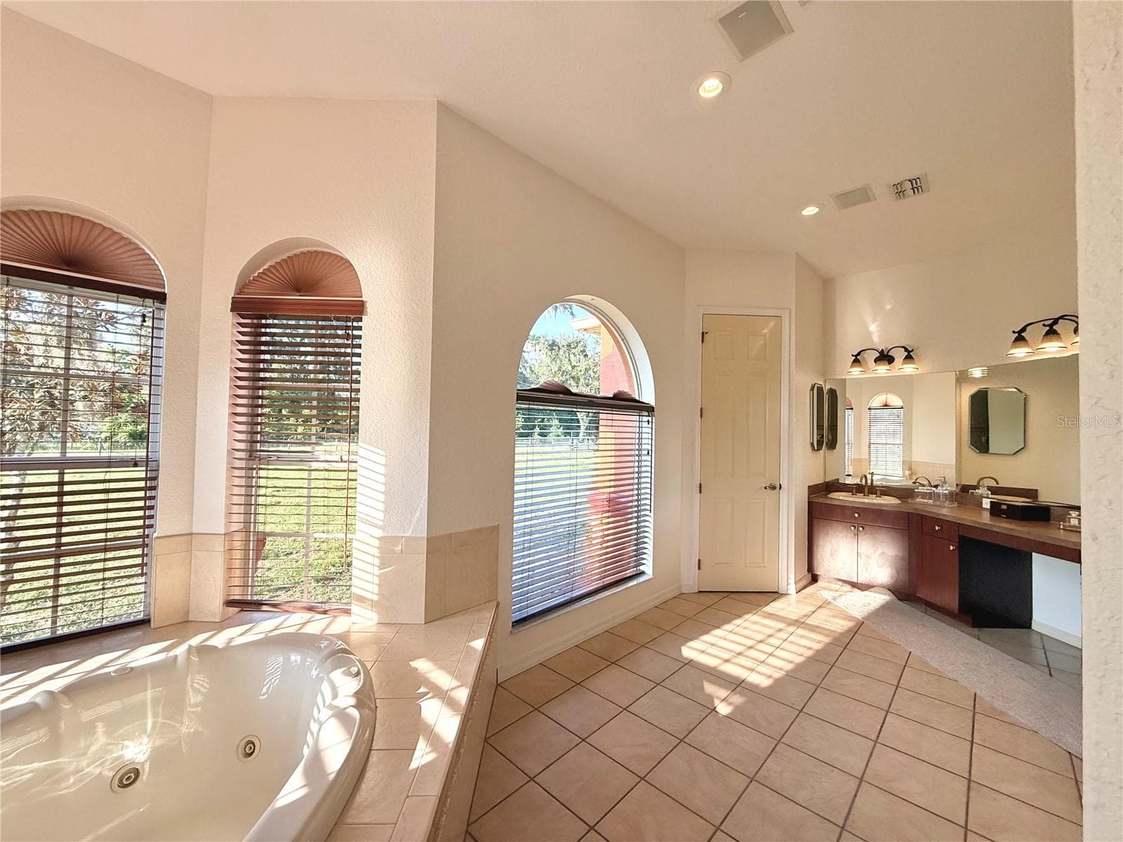 Single Family Residence at 25406 LADYHAWK LN, BROOKSVILLE, photo 42 of 126