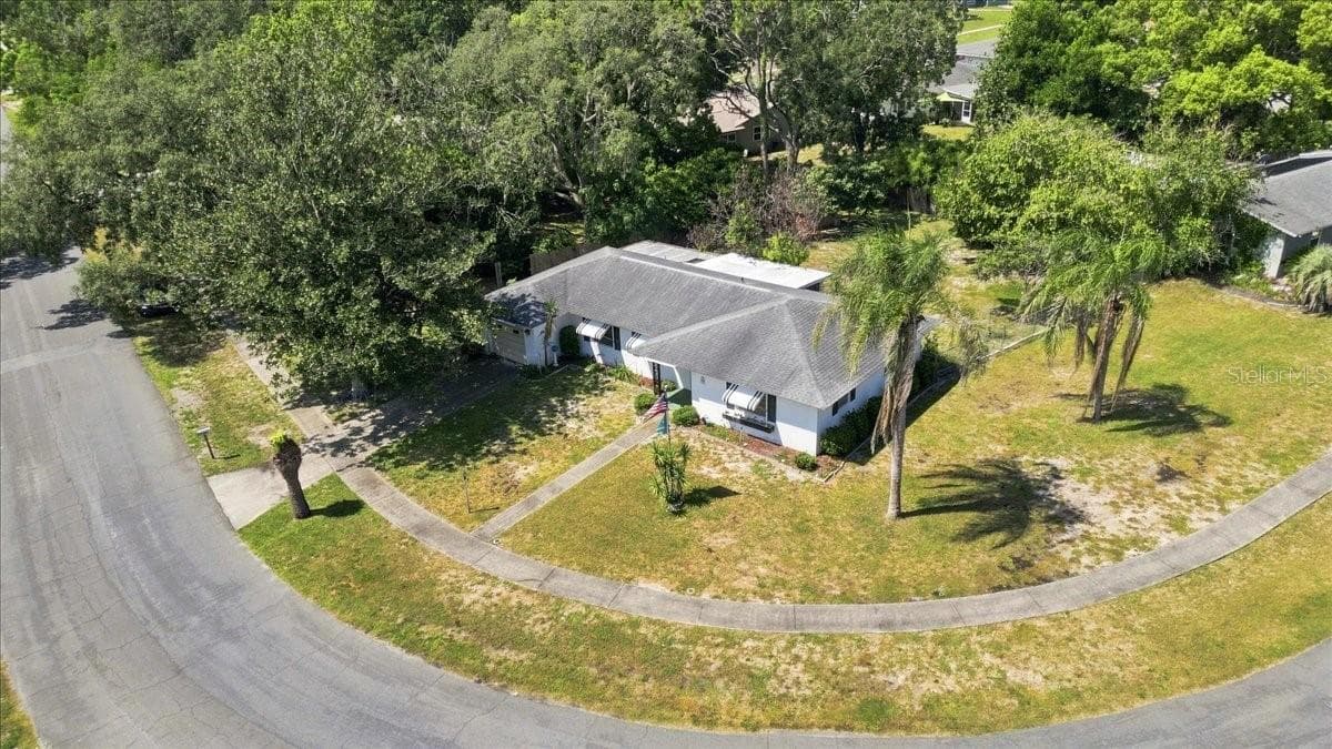 Single Family Residence at 7222 HOLIDAY DR, SPRING HILL, photo 2 of 30