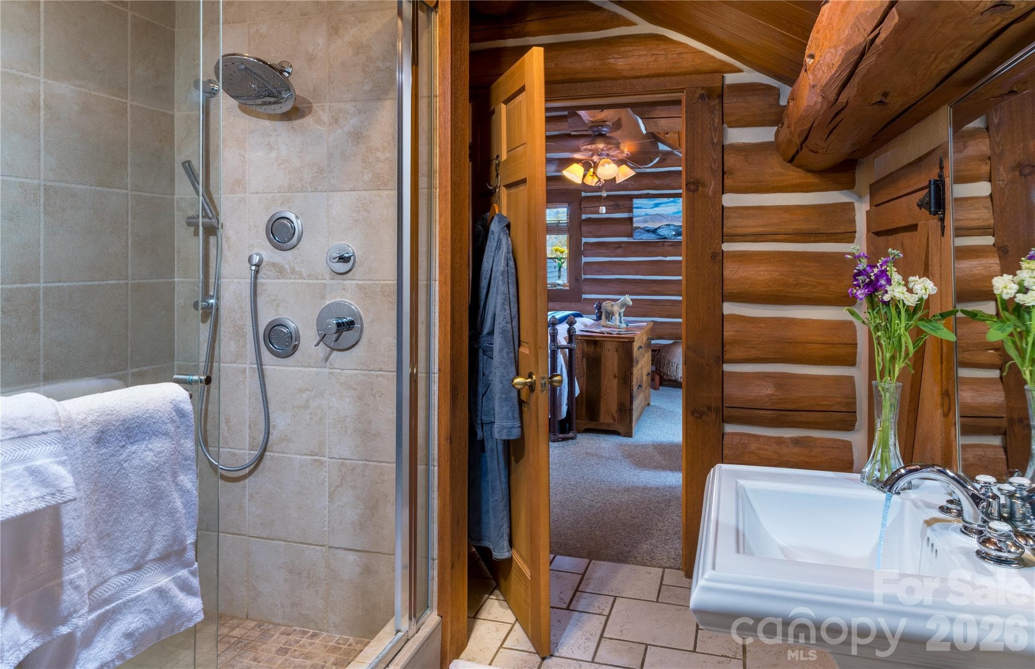 Blueberry Room Bathroom - 135 Potato Branch Road, Leicester