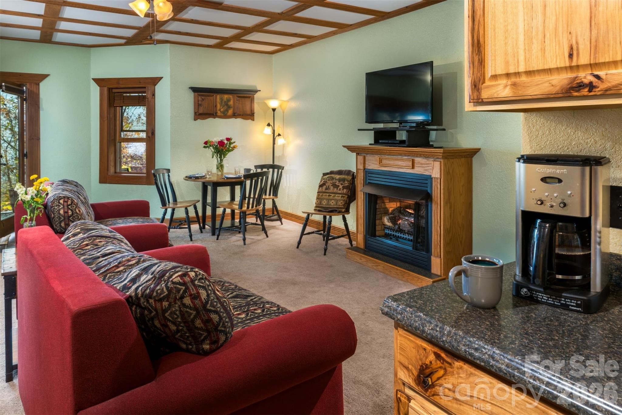 Wineberry Cabin Suite Living Room - 135 Potato Branch Road, Leicester