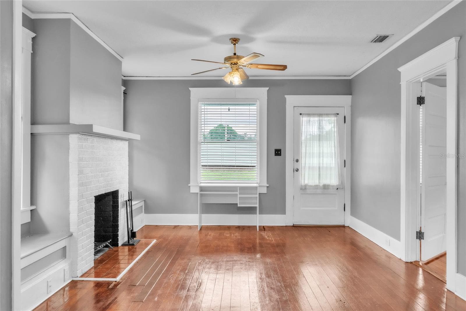 Single Family Residence at 5706 N CHEROKEE AVE, TAMPA, photo 9 of 39