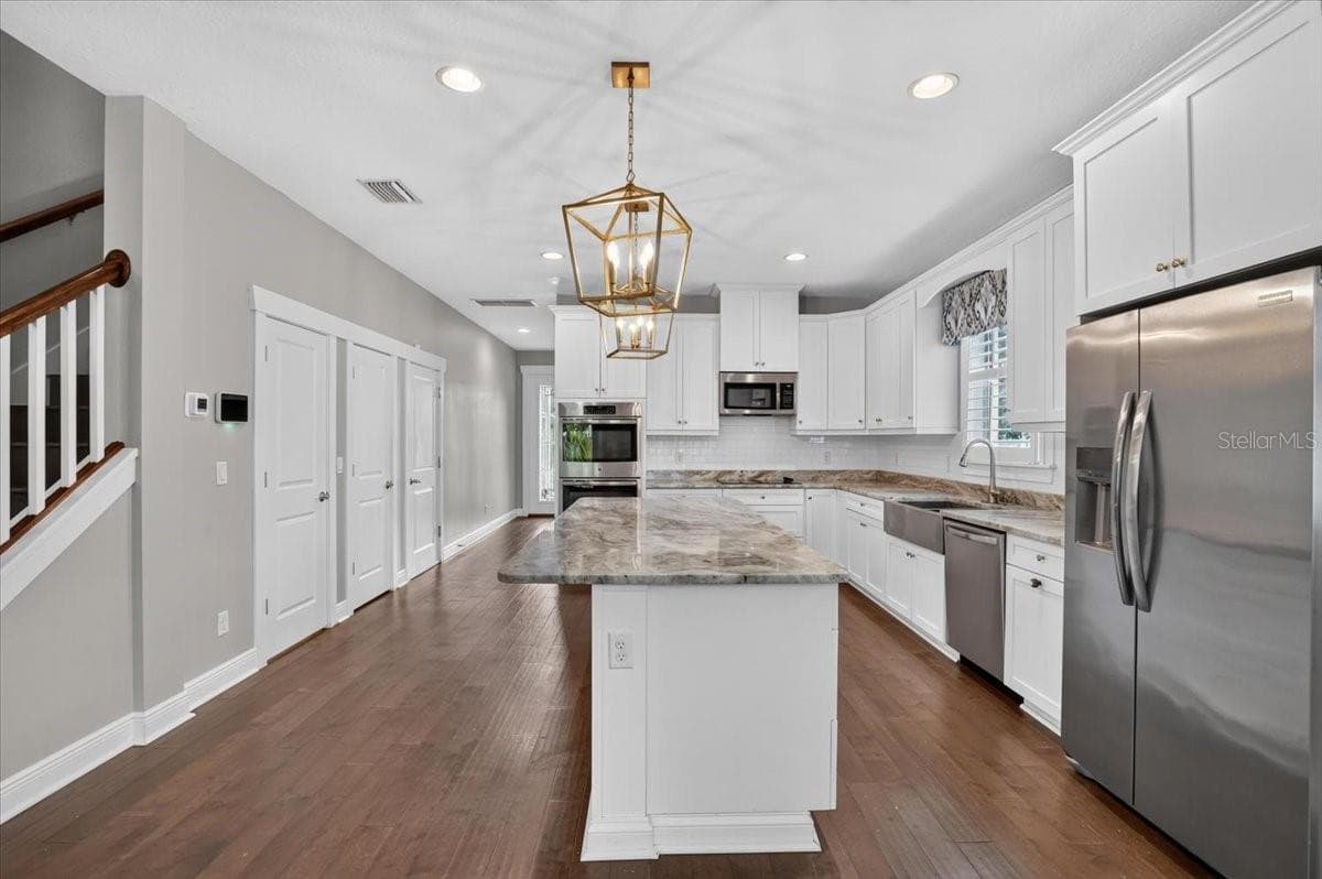 Single Family Residence at 3615 W RENELLIE CIR, TAMPA, photo 19 of 76