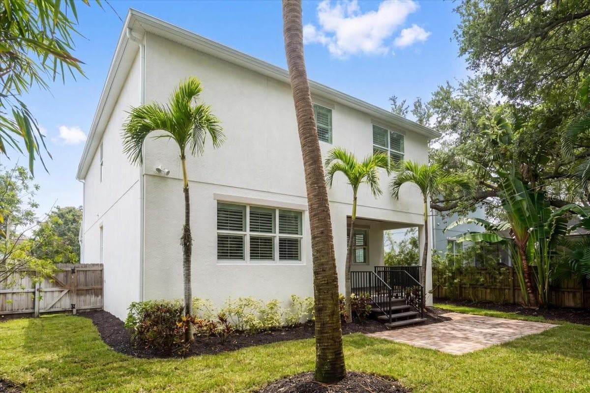 Backyard West facing - 3615 W RENELLIE CIR, TAMPA