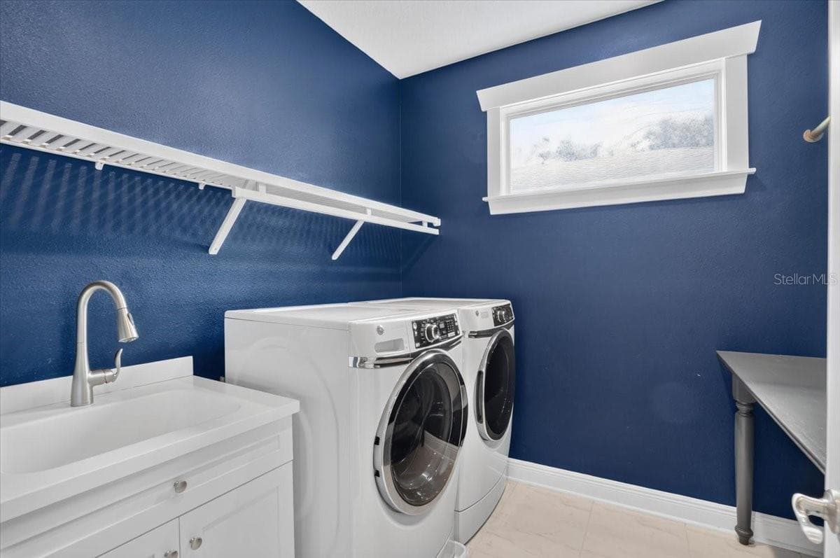 Laundry room upstairs - 3615 W RENELLIE CIR, TAMPA