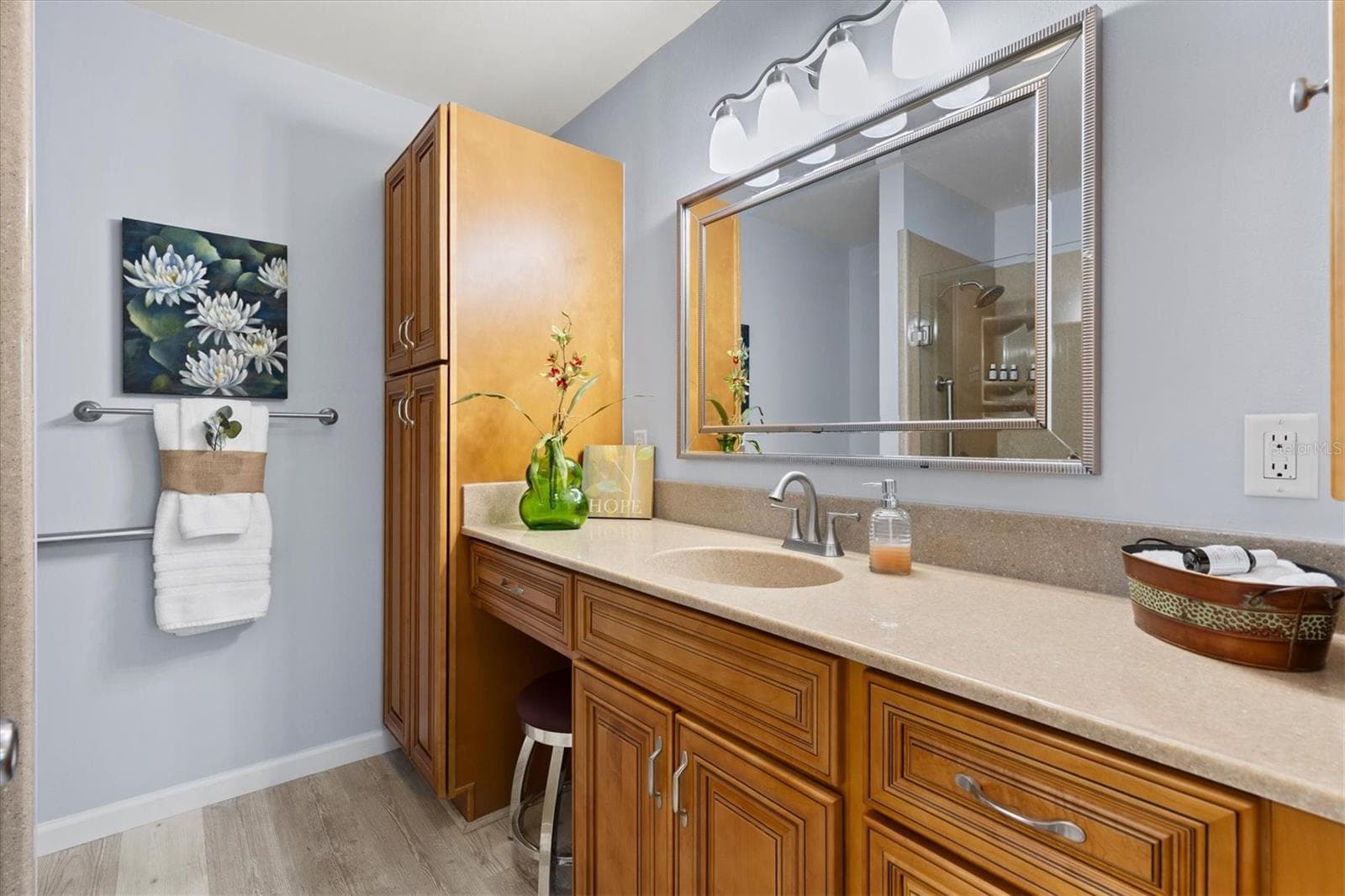 PRIMARY BATH EN SUITE TO PRIMARY BEDROOM - 1426 JUAREZ PL, THE VILLAGES