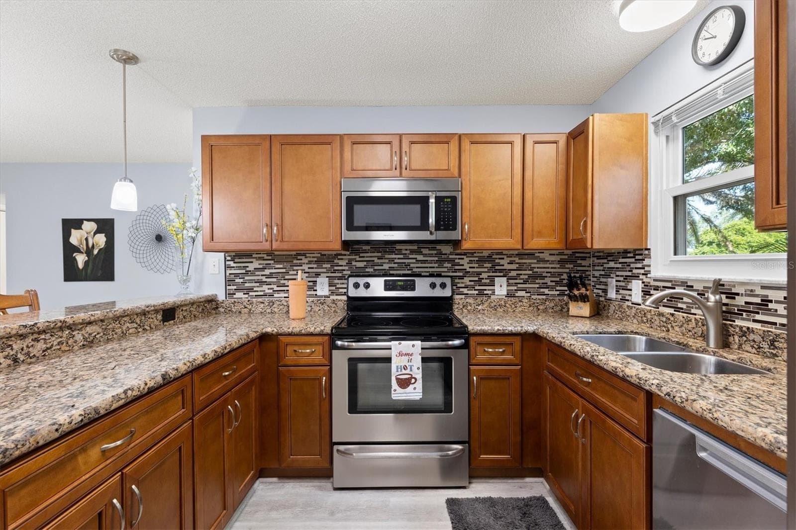 KITCHEN WITH GRANITE - 1426 JUAREZ PL, THE VILLAGES
