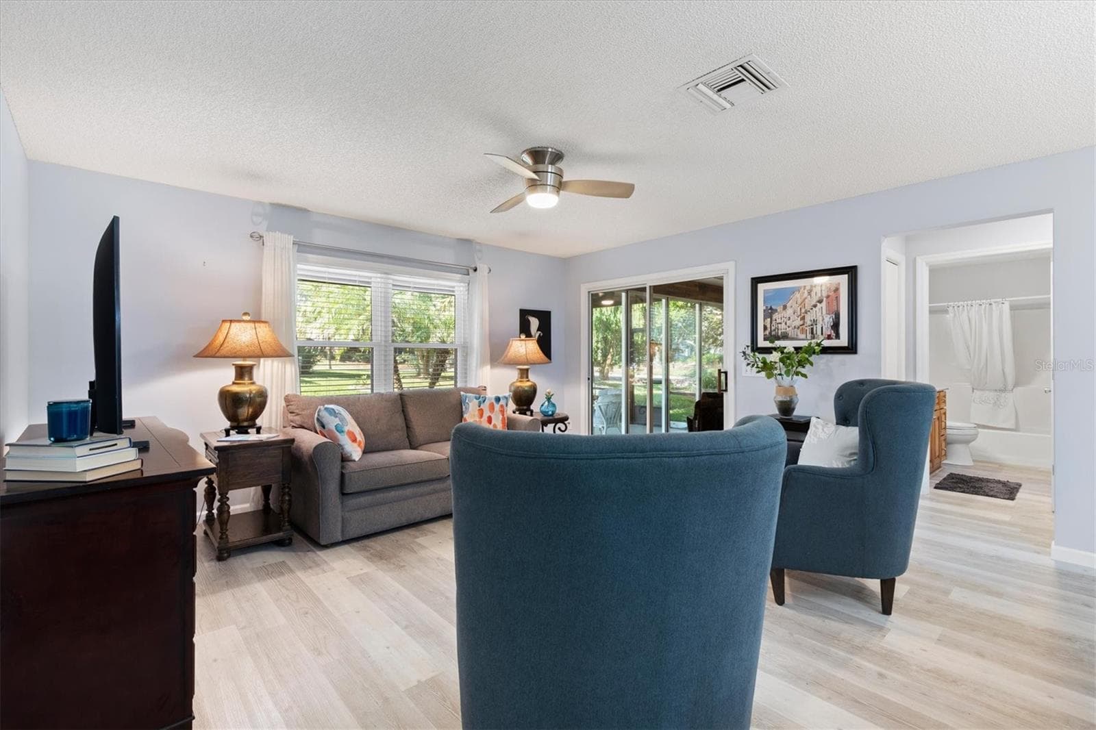 BEAUTIFUL LIVING ROOM - 1426 JUAREZ PL, THE VILLAGES