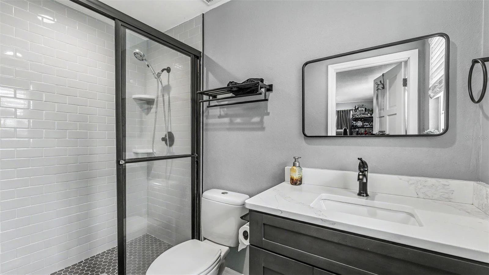 bedroom 4 en-suite - 2406 LAKE ELLA RD, FRUITLAND PARK
