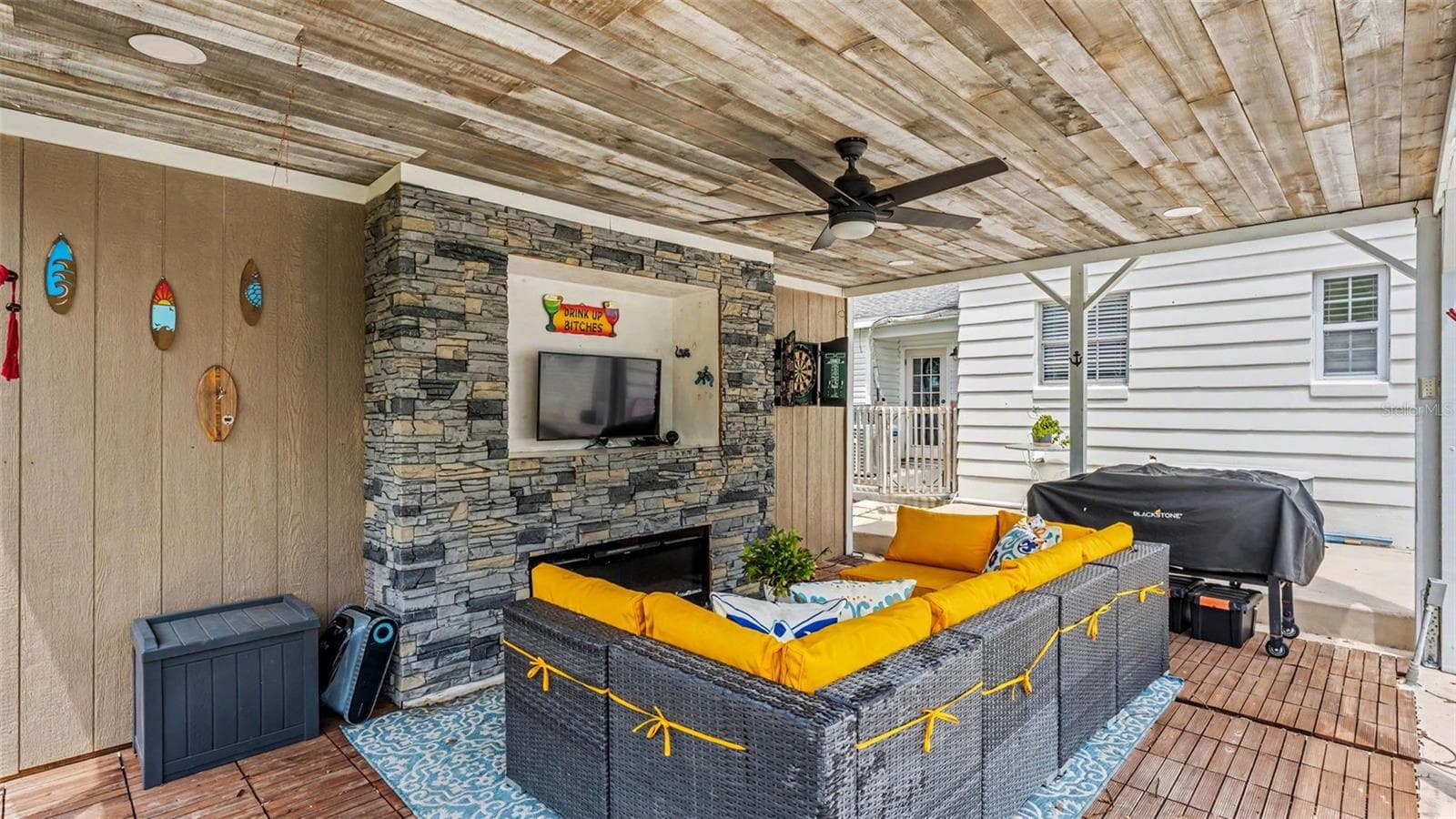 pool house - 2406 LAKE ELLA RD, FRUITLAND PARK