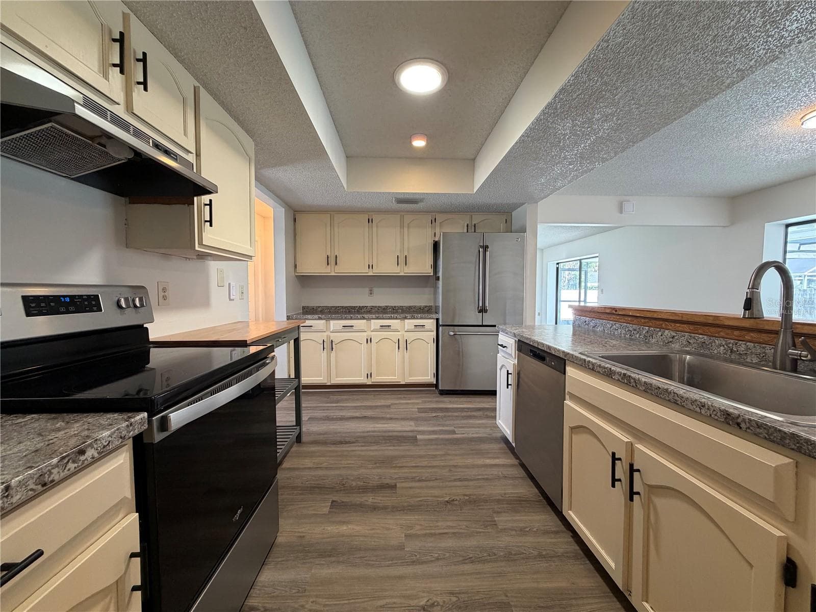 Virtually Staged - 391 HARVARD RD, VENICE