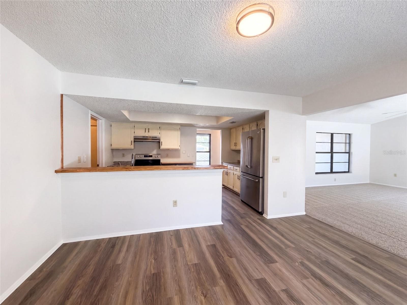 Single Family Residence at 391 HARVARD RD, VENICE, photo 6 of 30