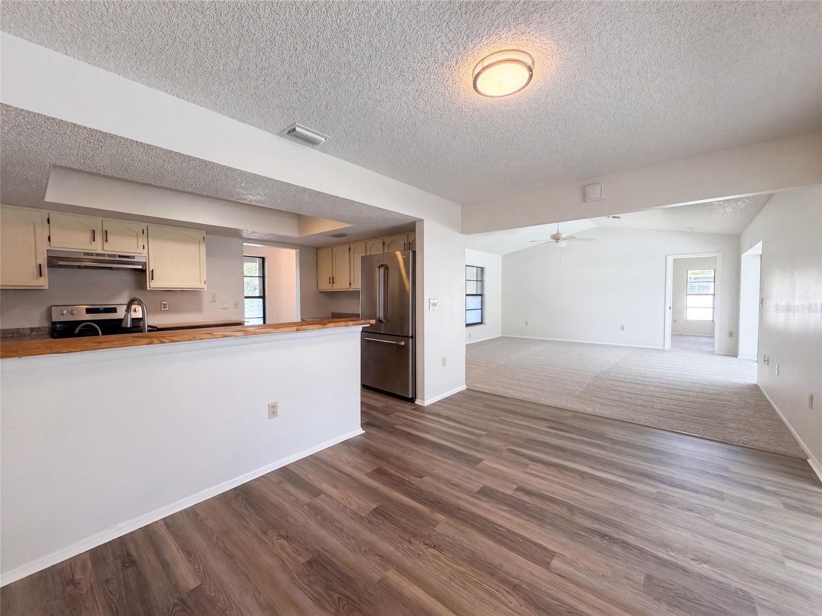 Single Family Residence at 391 HARVARD RD, VENICE, photo 7 of 30