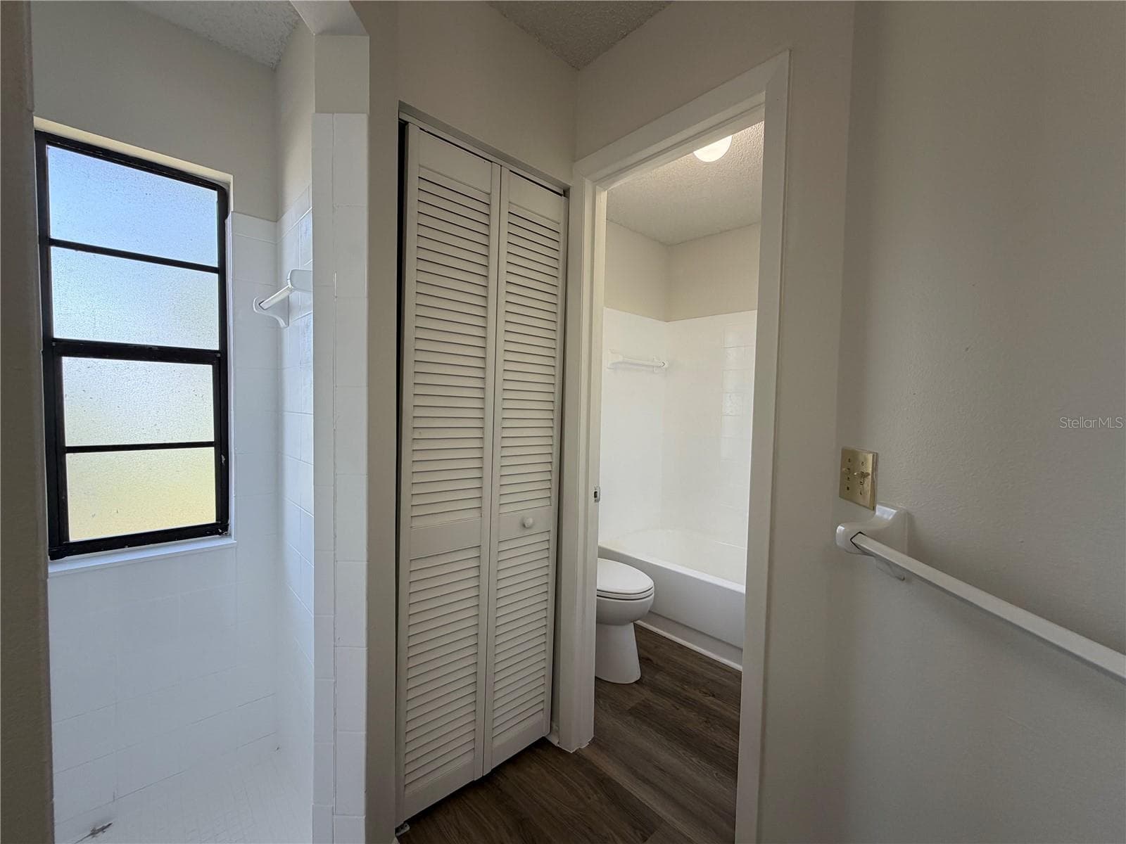 Single Family Residence at 391 HARVARD RD, VENICE, photo 19 of 30