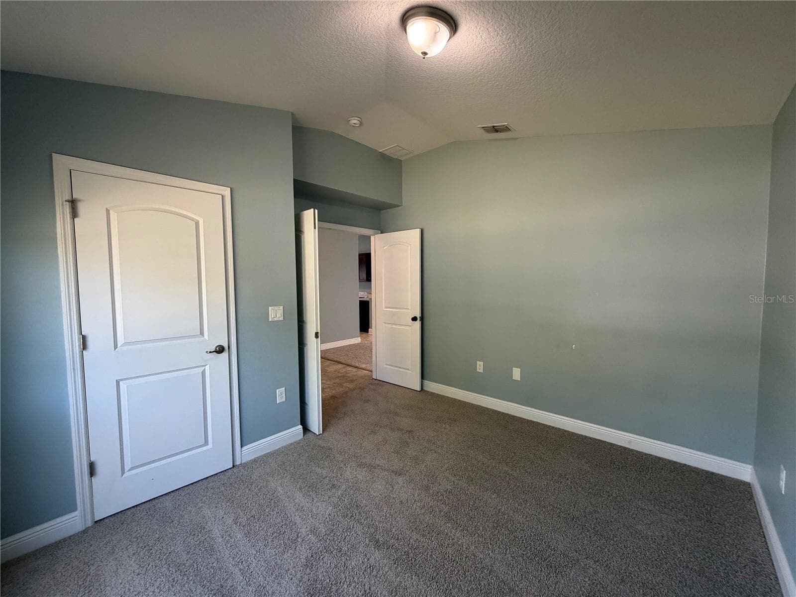 Single Family Residence at 1229 LONGVILLE CIR, TAVARES, photo 18 of 25