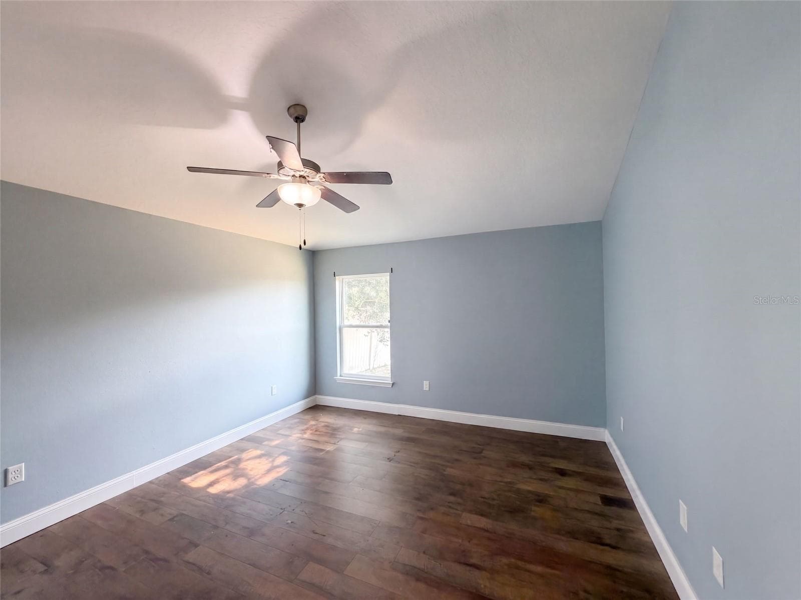Single Family Residence at 1229 LONGVILLE CIR, TAVARES, photo 19 of 25