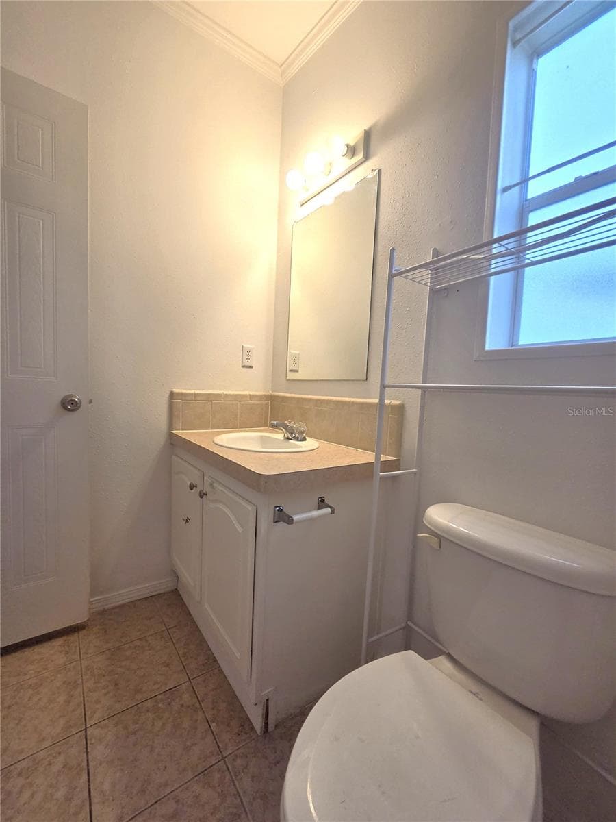 Guest Bathroom - 213 YORK COTTAGE DR, HAINES CITY