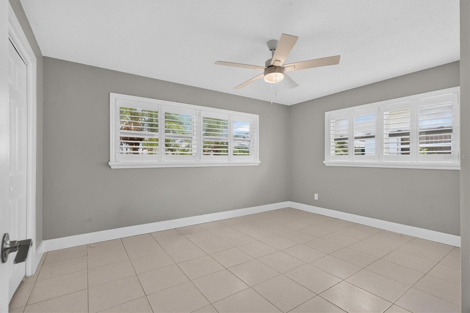 Single Family Residence at 541 LILLIAN DR, MADEIRA BEACH, photo 36 of 61