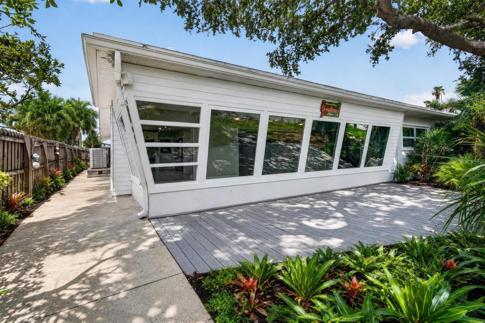 Single Family Residence at 541 LILLIAN DR, MADEIRA BEACH, photo 43 of 61
