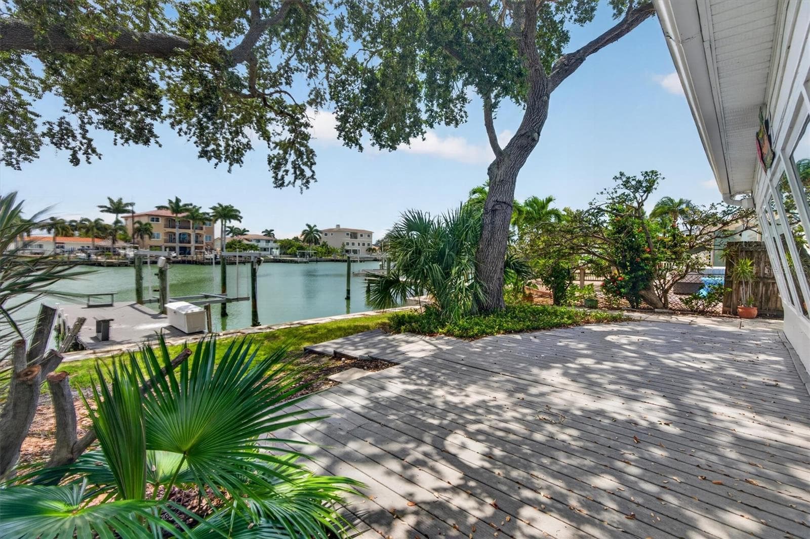 Single Family Residence at 541 LILLIAN DR, MADEIRA BEACH, photo 48 of 61