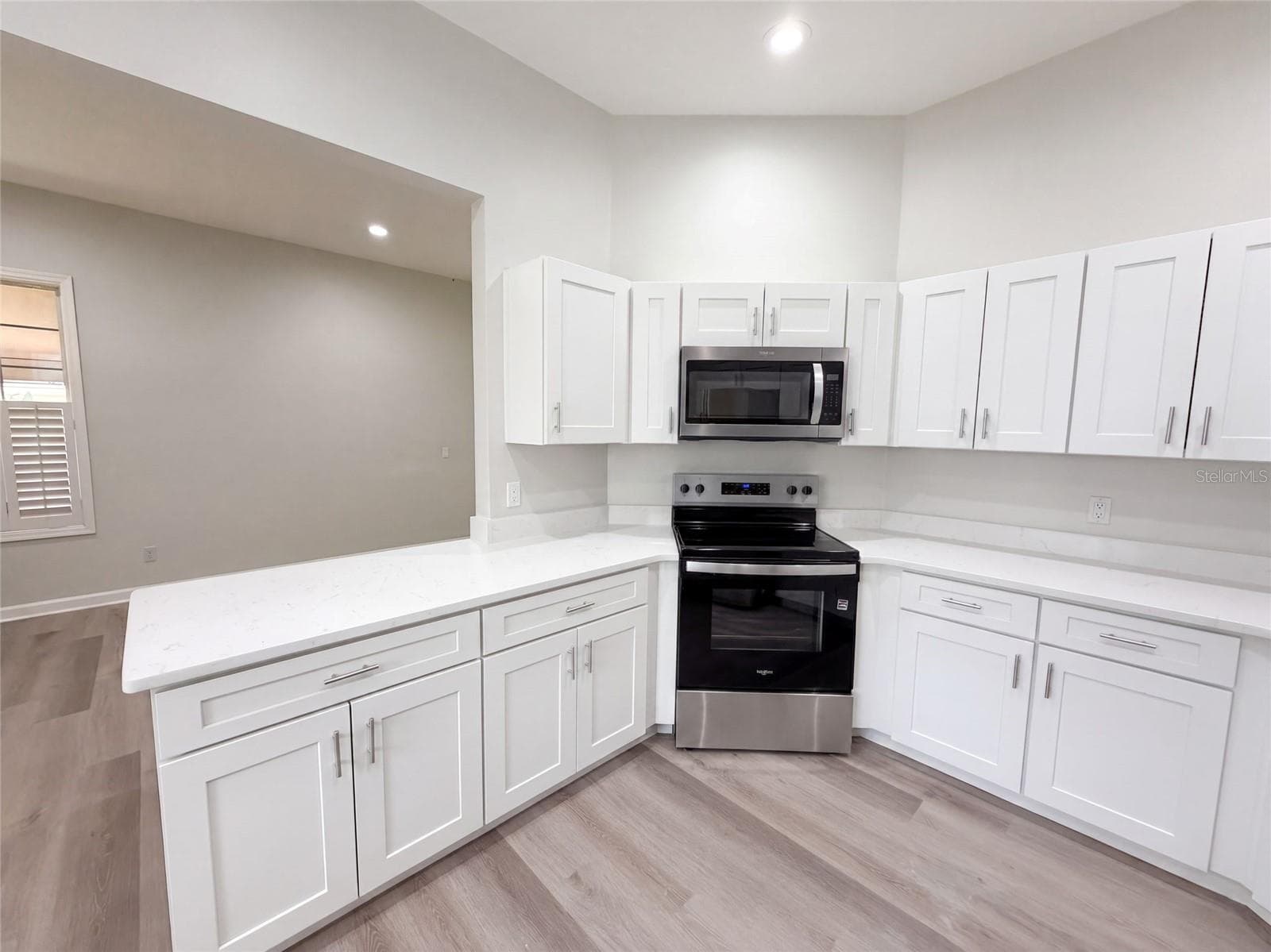 Single Family Residence at 24 BAY POINTE DR, ORMOND BEACH, photo 11 of 23