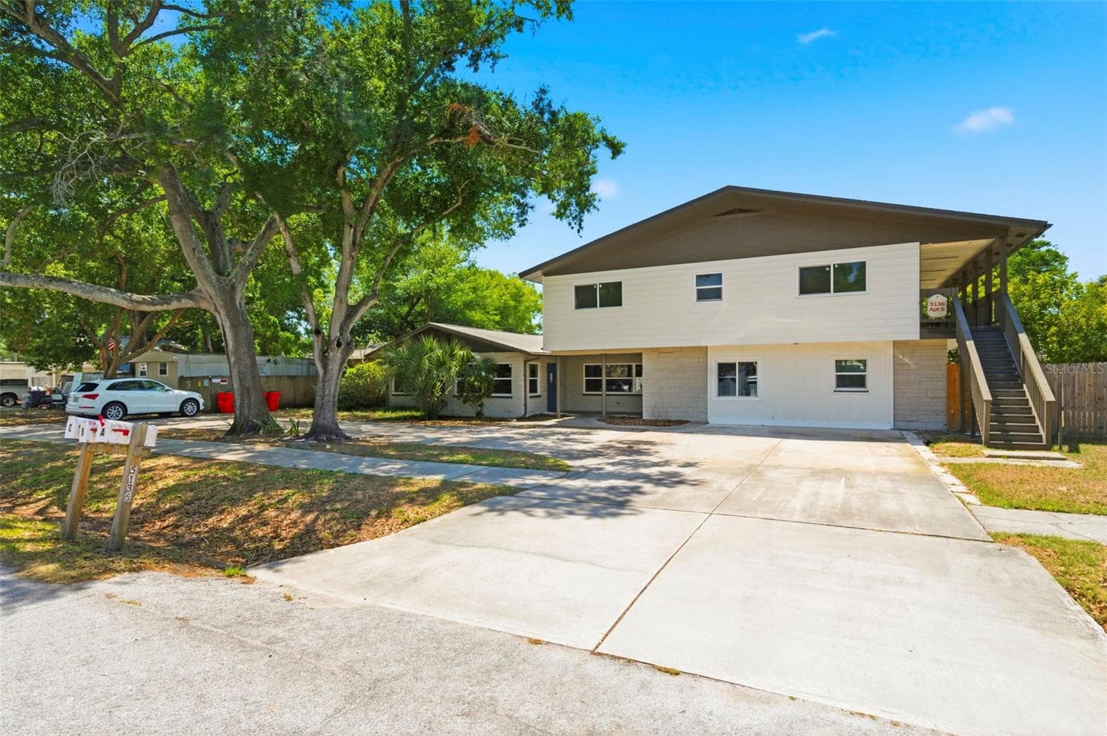 Triplex at 5136 68TH ST N, ST PETERSBURG, photo 3 of 47
