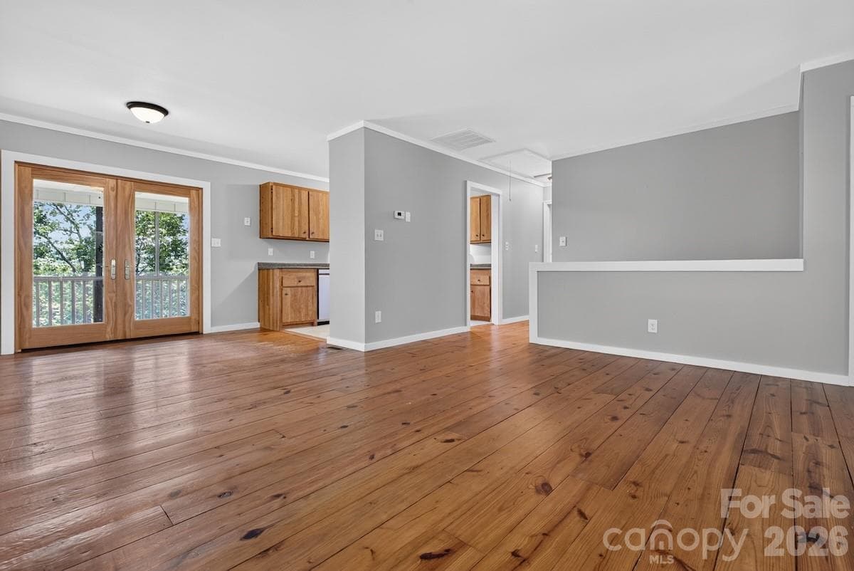 Single Family Residence at 187 Caledonia Road, Landrum, photo 9 of 30