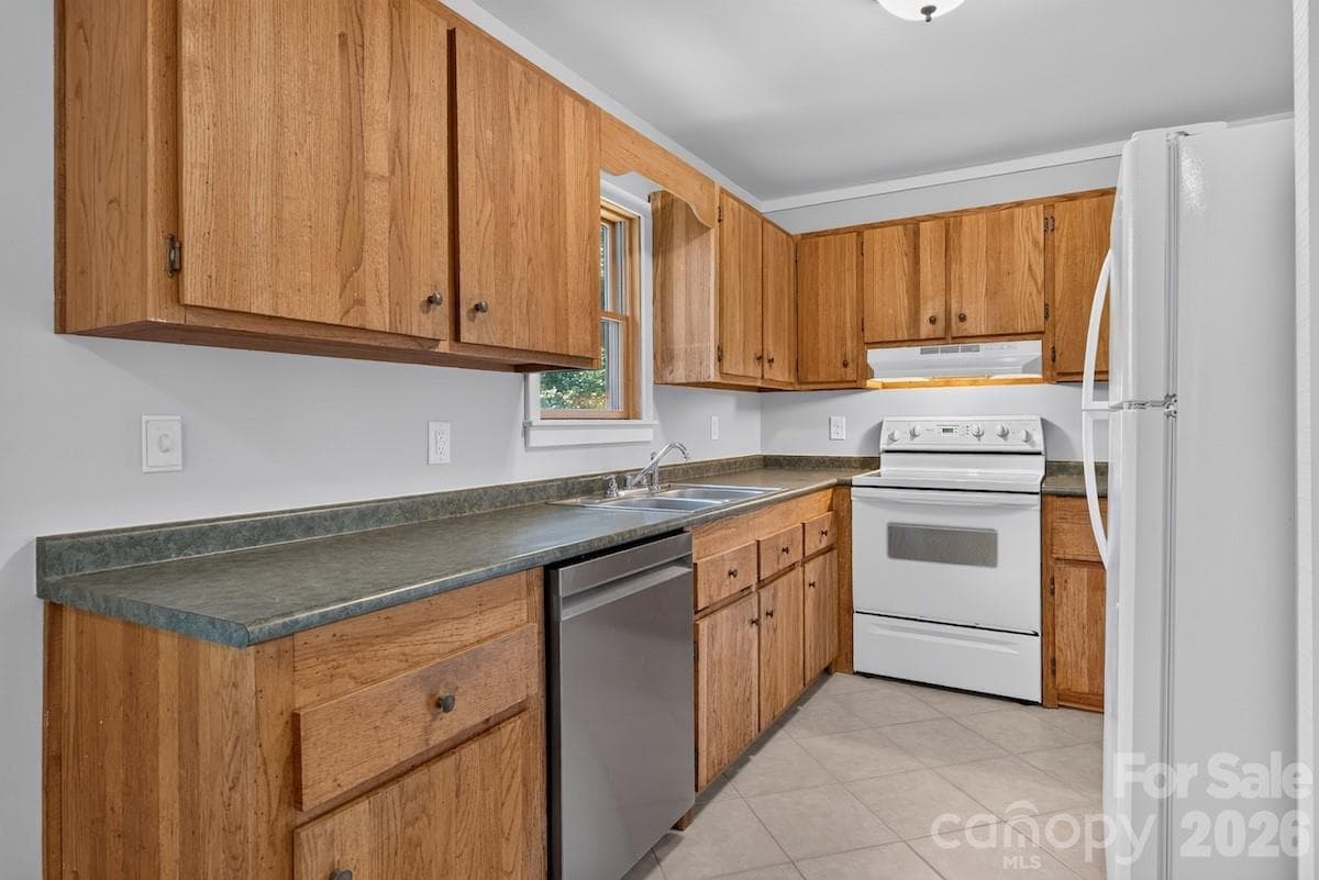 Single Family Residence at 187 Caledonia Road, Landrum, photo 15 of 30