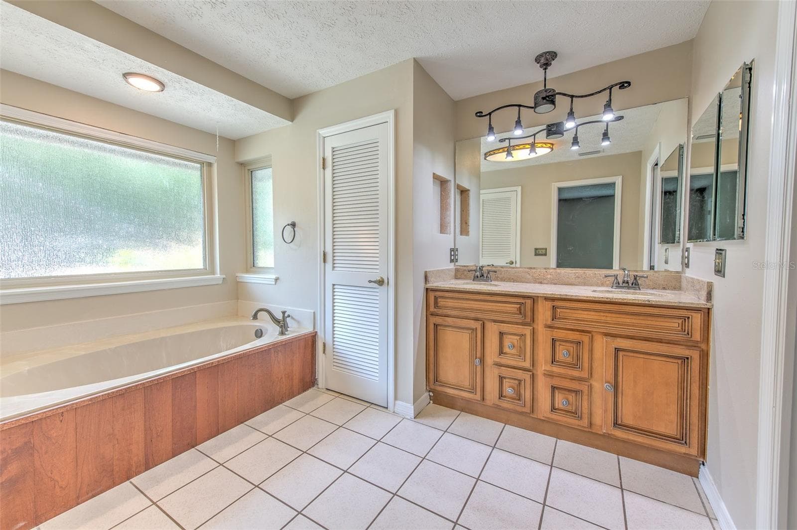 Single Family Residence at 2102 WHITLOCK PL, DOVER, photo 19 of 45