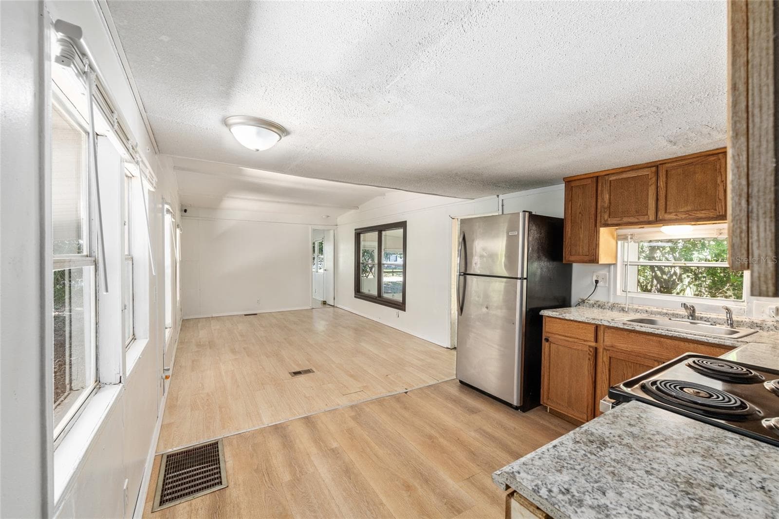 Mobile Home at 2901 SW 91ST ST, OCALA, photo 4 of 20