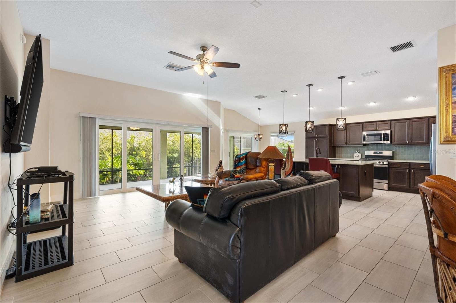 Single Family Residence at 575 RANDALL RD, THE VILLAGES, photo 7 of 49