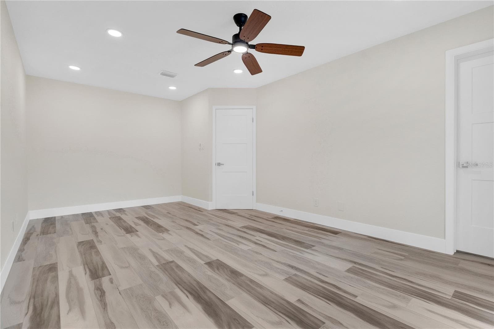 Single Family Residence at 2304 TRAVELERS PALM DR, EDGEWATER, photo 14 of 31