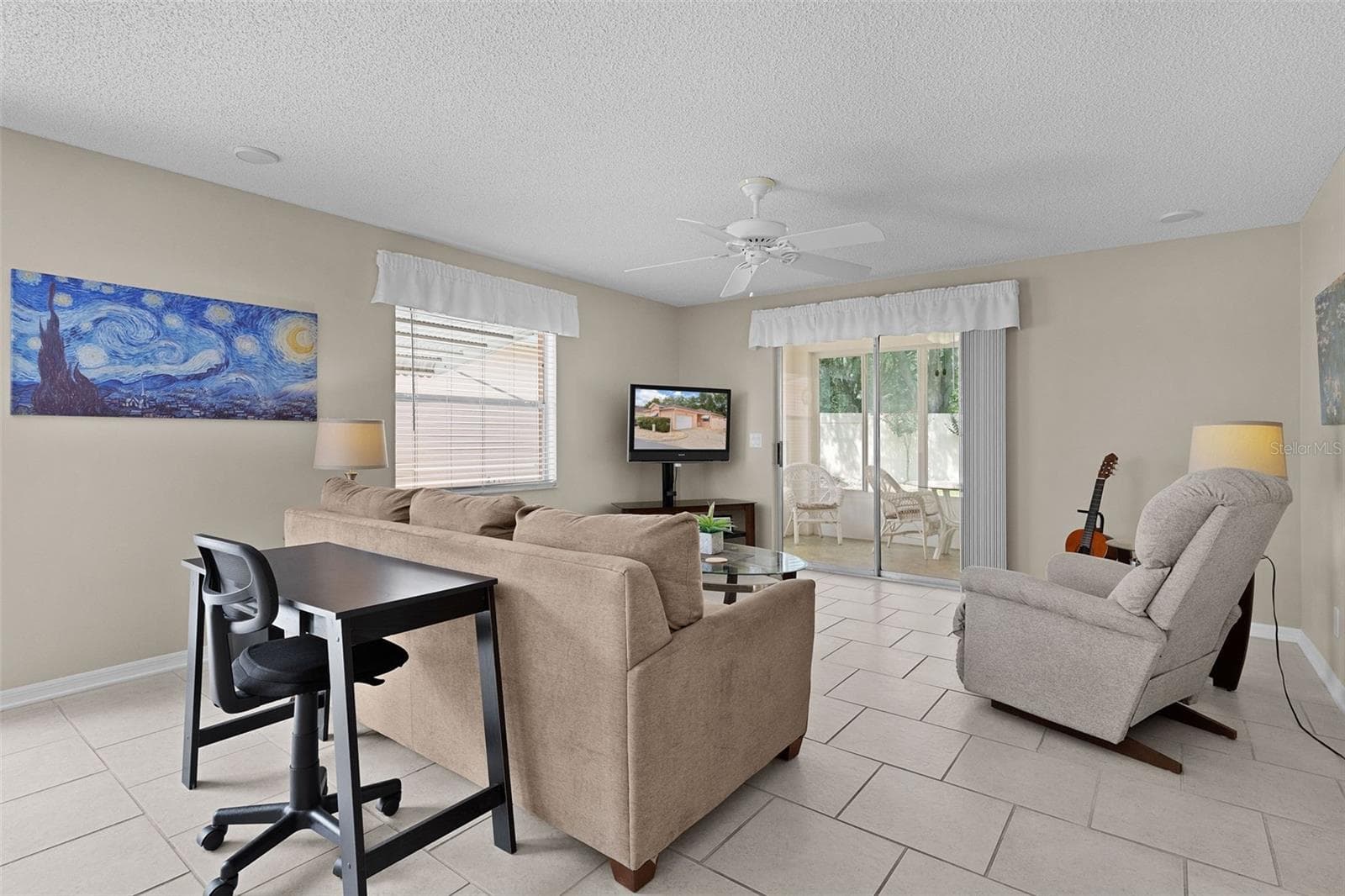 Single Family Residence at 1023 AVALON AVE, THE VILLAGES, photo 4 of 21