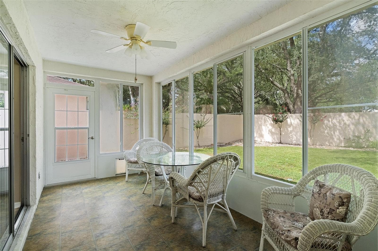 Single Family Residence at 1023 AVALON AVE, THE VILLAGES, photo 6 of 21