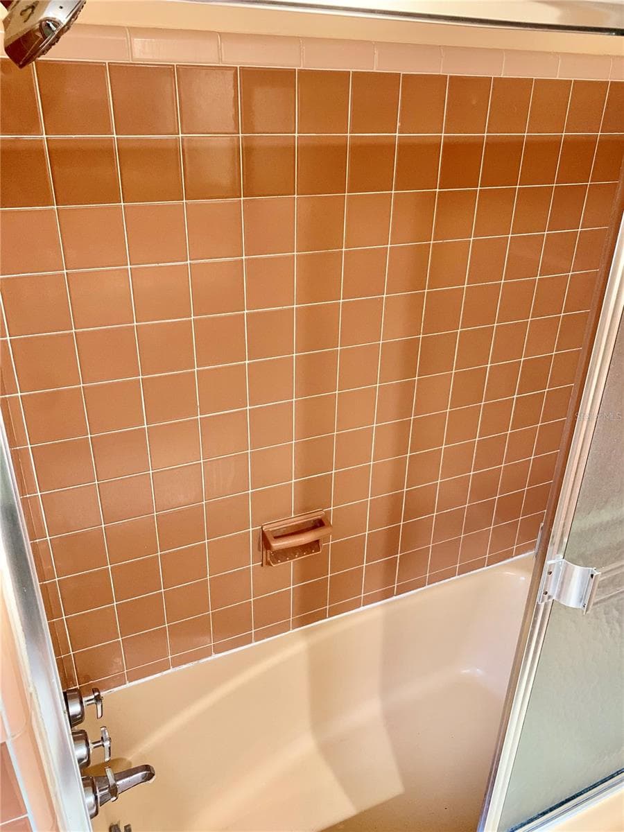 Guest Bathroom - 2238 NW 16TH AVE, GAINESVILLE