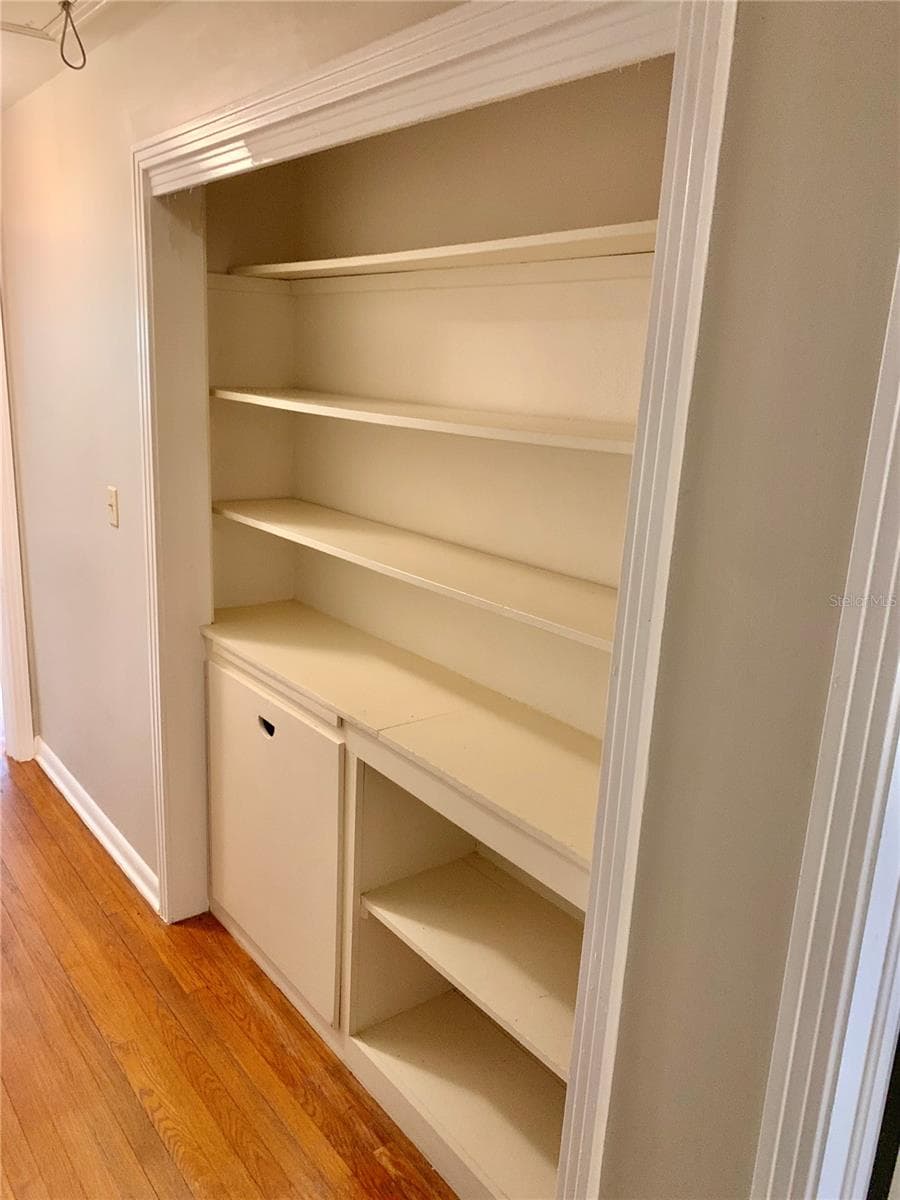 Hall shelving/Closet - 2238 NW 16TH AVE, GAINESVILLE