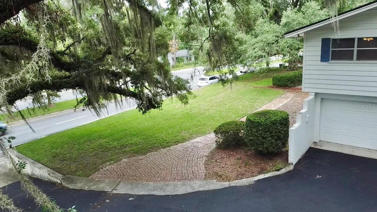 Front Yard - 2238 NW 16TH AVE, GAINESVILLE