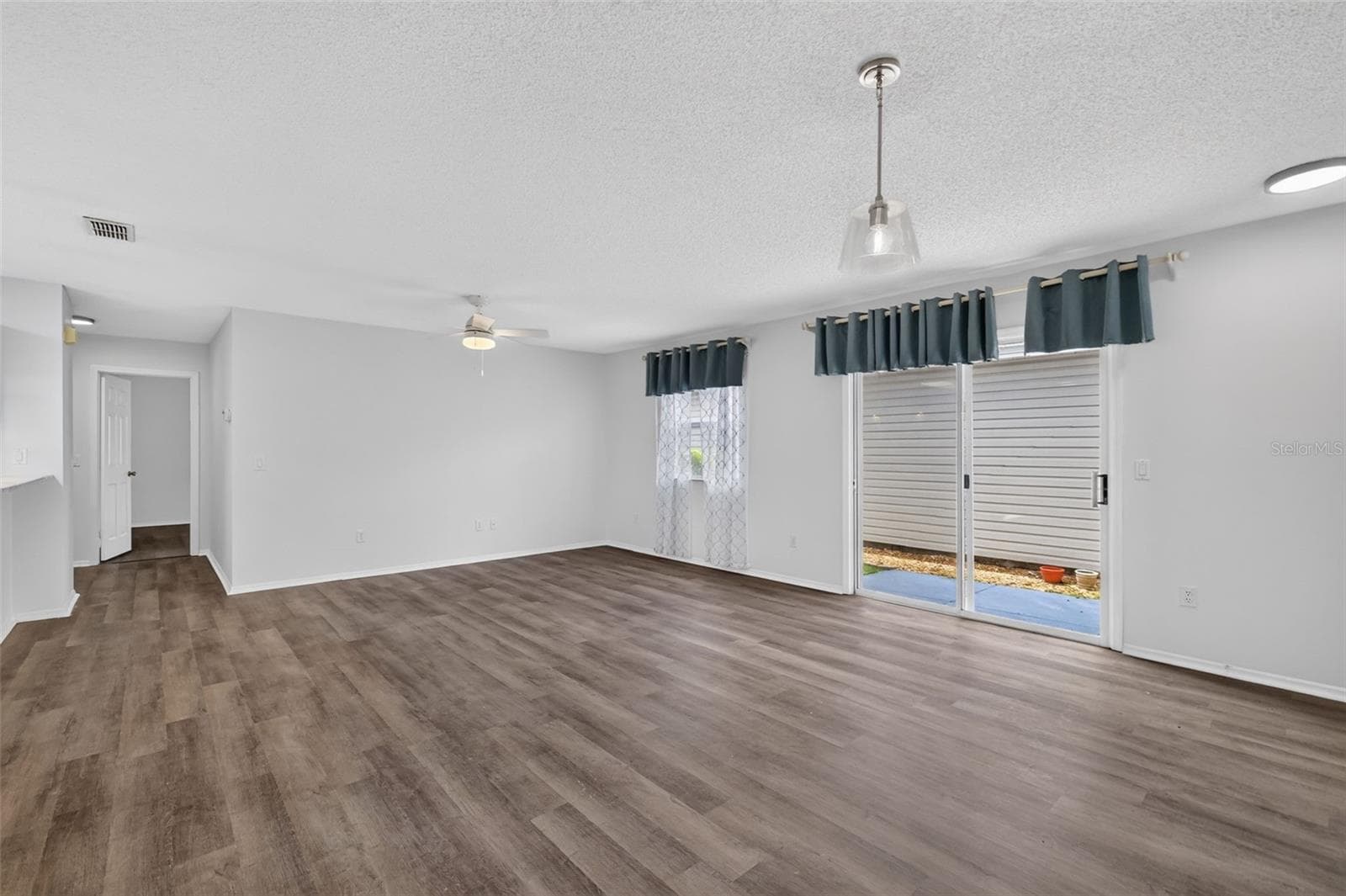 Villa at 1606 CAMPOS DR, THE VILLAGES, photo 9 of 43
