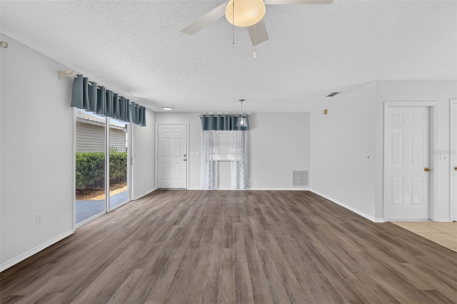 Villa at 1606 CAMPOS DR, THE VILLAGES, photo 13 of 43