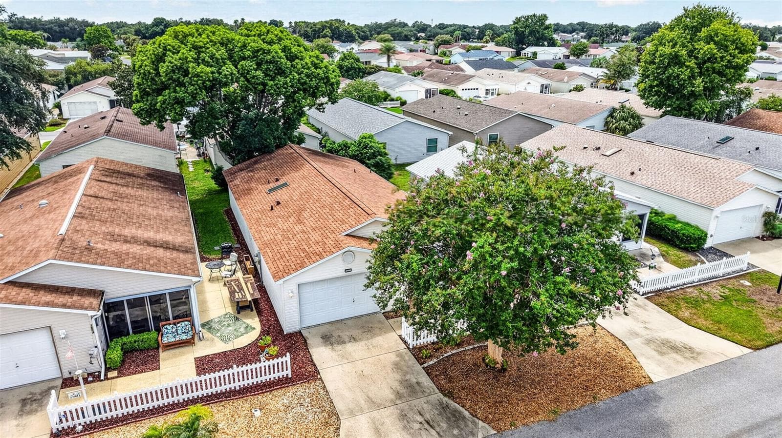 Villa at 1606 CAMPOS DR, THE VILLAGES, photo 38 of 43