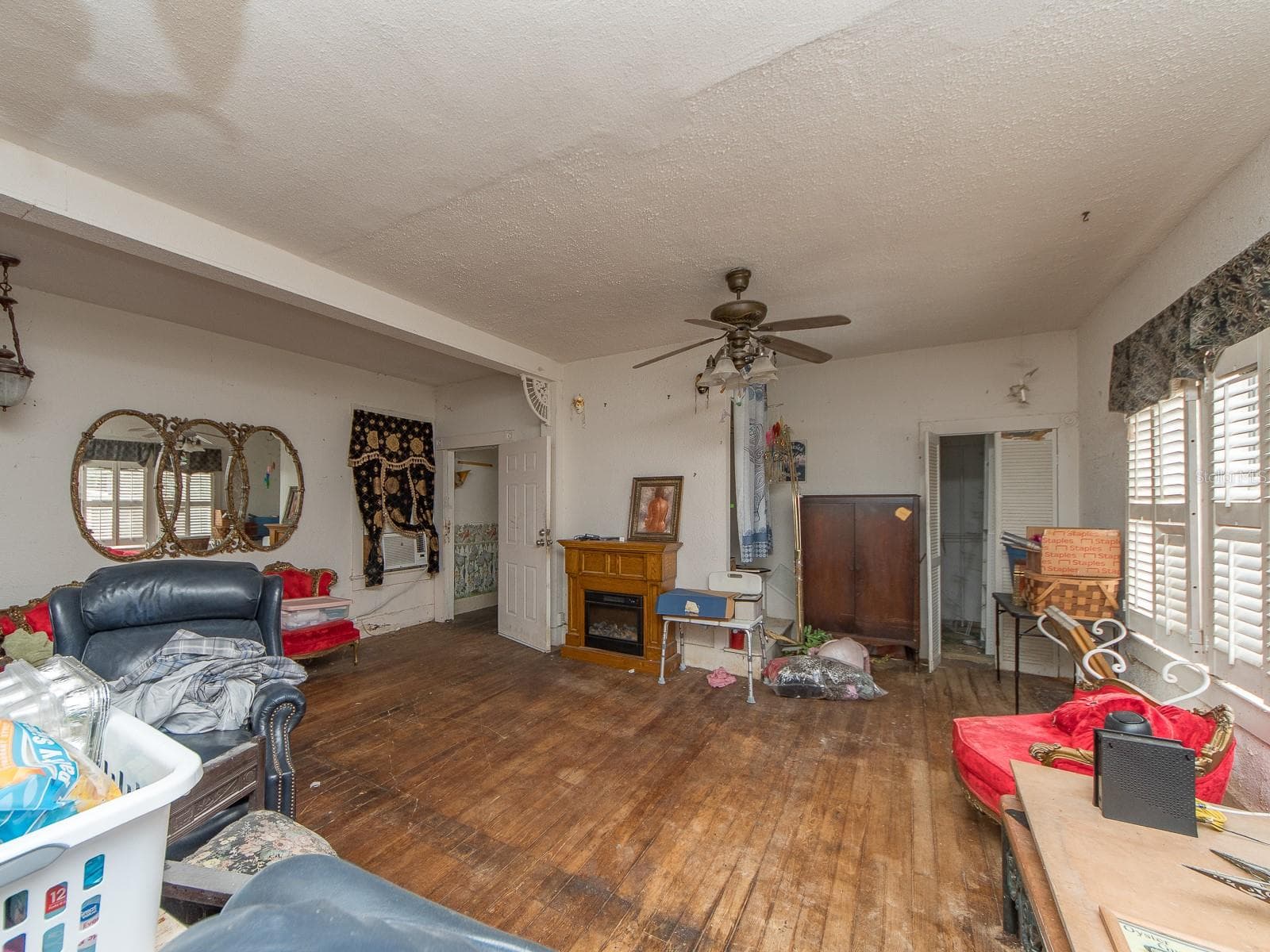 unit 3 is upstairs - 2938 BEACH BLVD S, GULFPORT