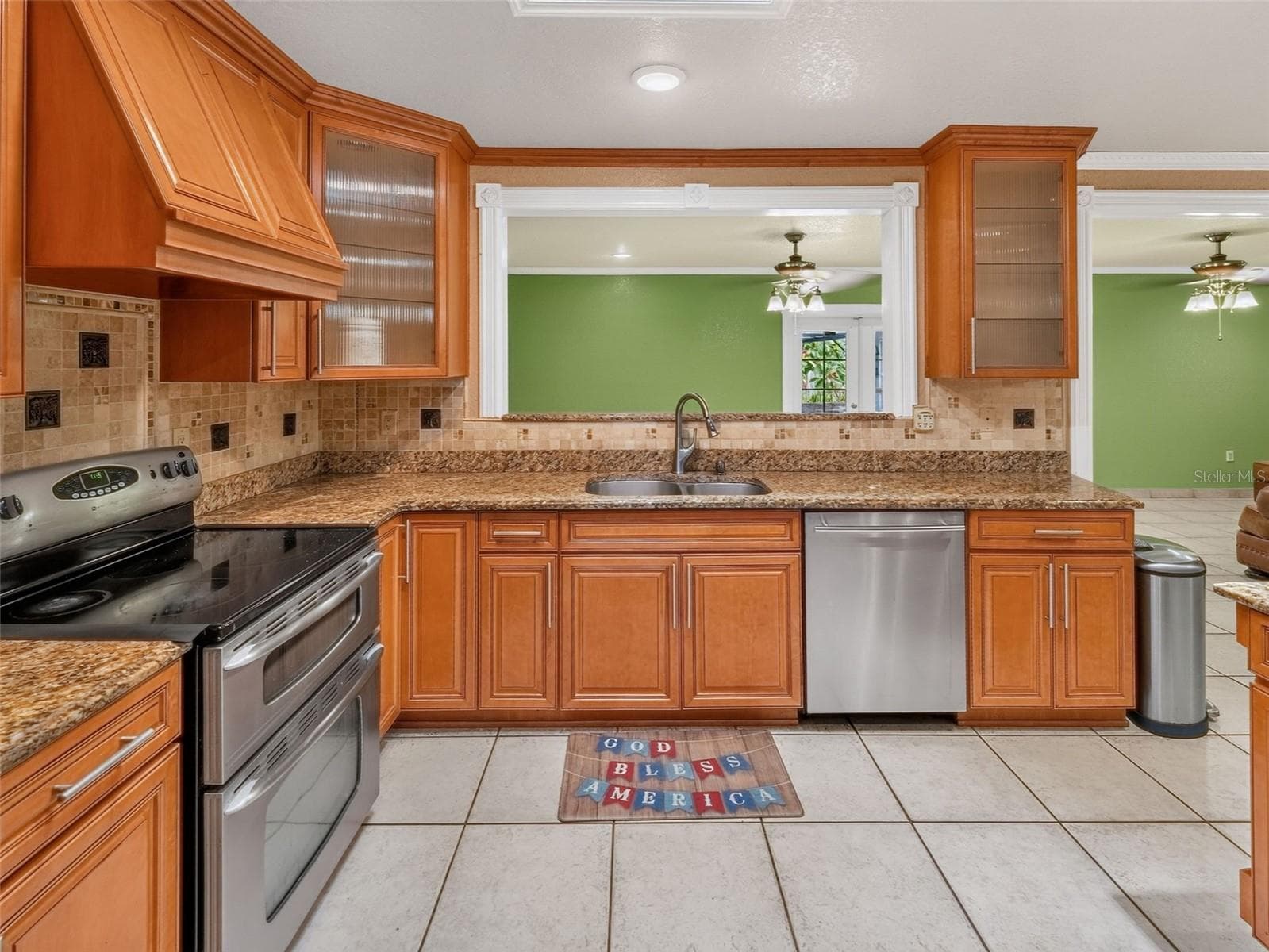 Single Family Residence at 8516 TWIN LAKE BLVD, TAMPA, photo 12 of 50