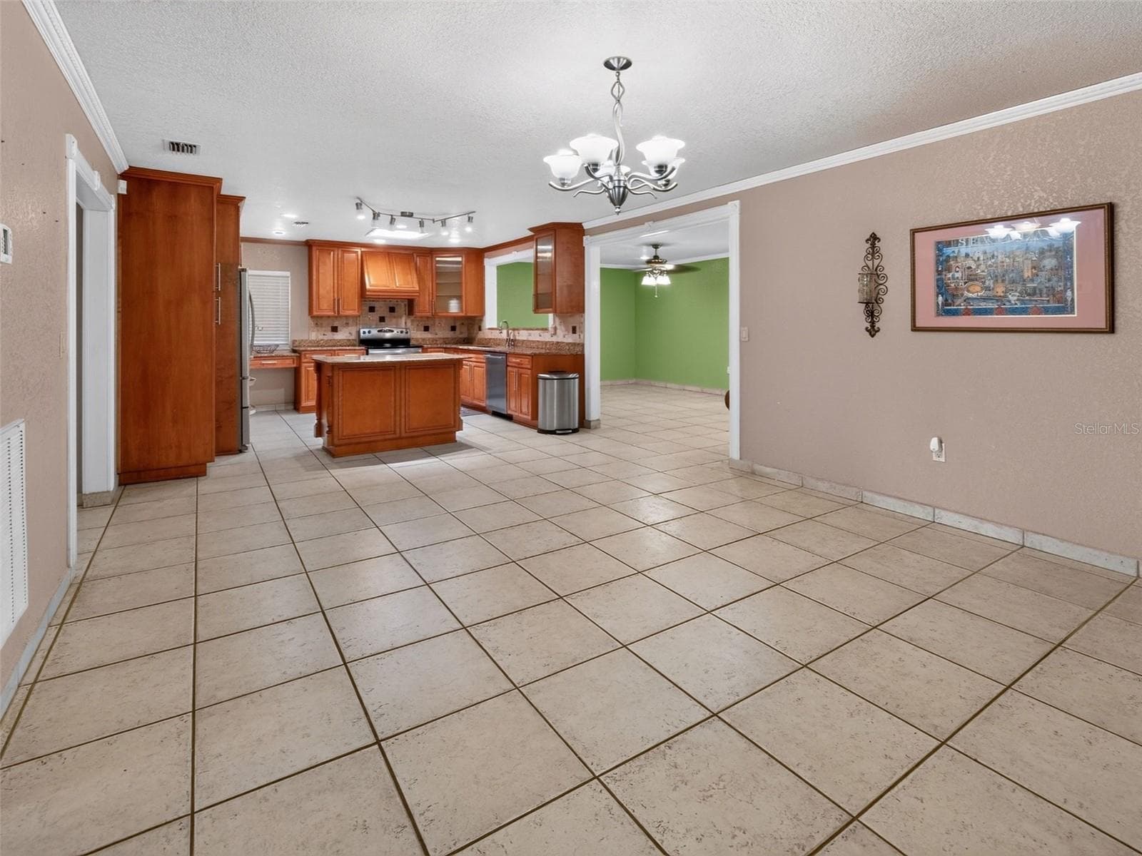 Single Family Residence at 8516 TWIN LAKE BLVD, TAMPA, photo 16 of 50