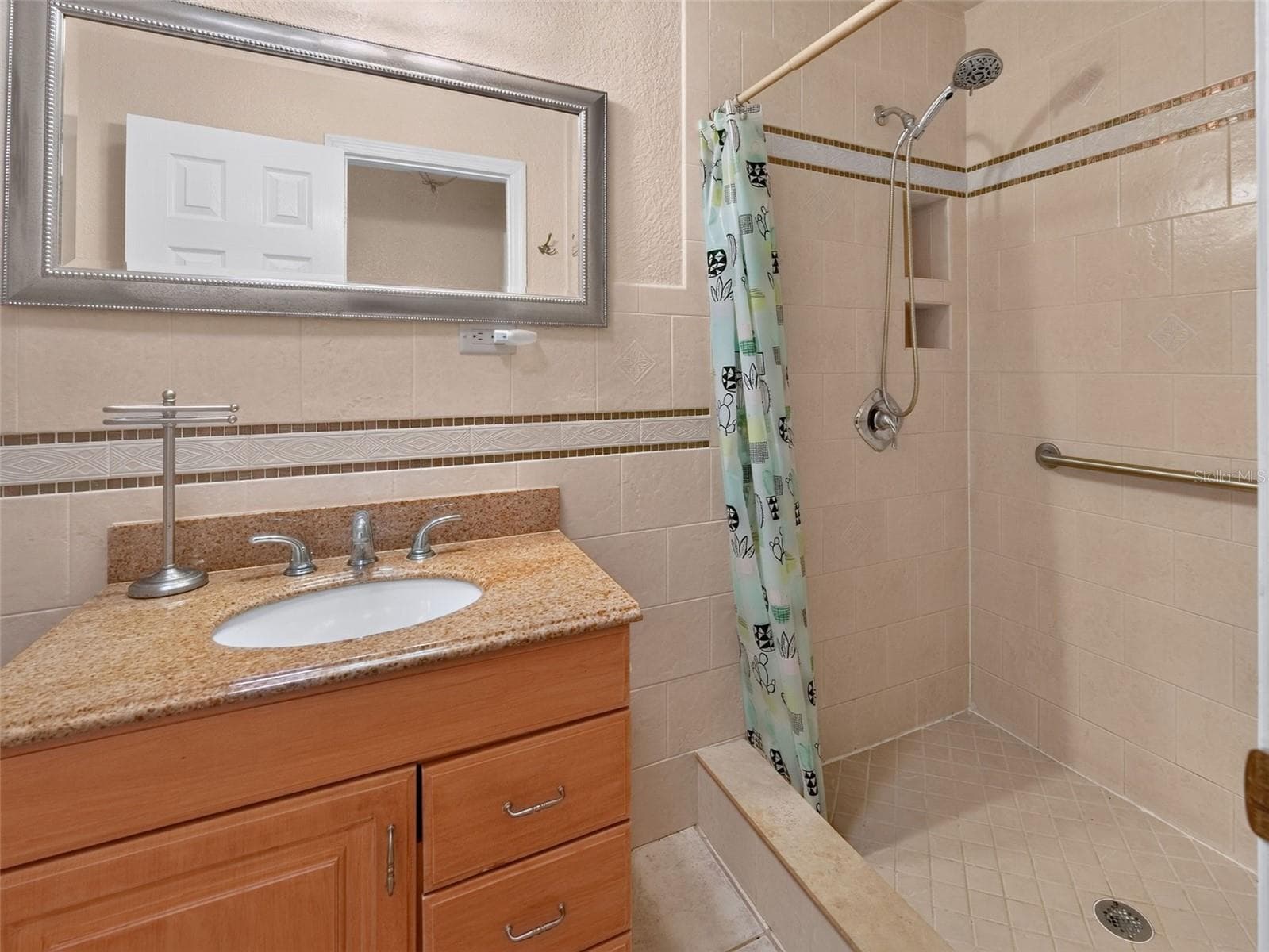 Single Family Residence at 8516 TWIN LAKE BLVD, TAMPA, photo 18 of 50