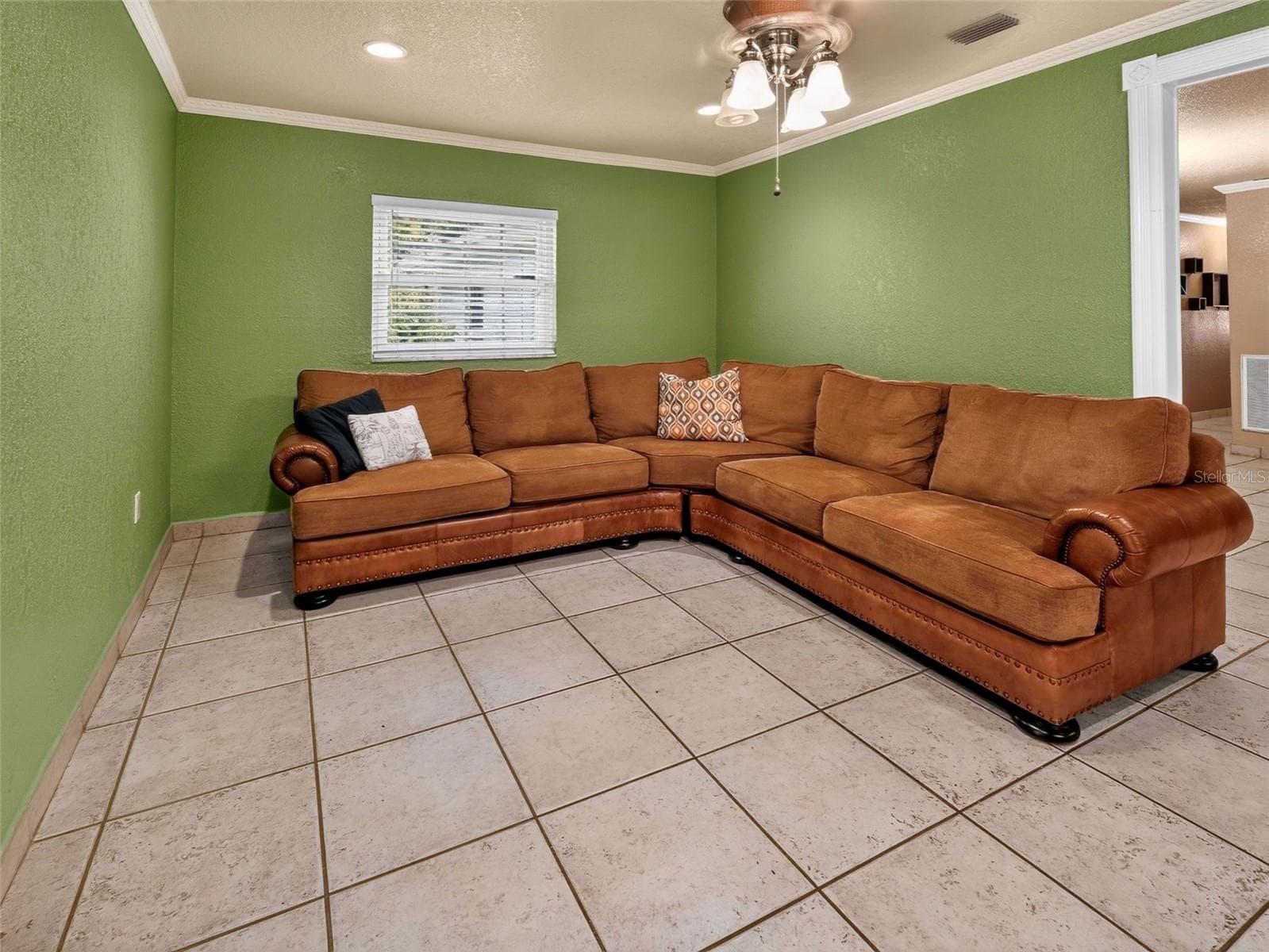 Single Family Residence at 8516 TWIN LAKE BLVD, TAMPA, photo 34 of 50